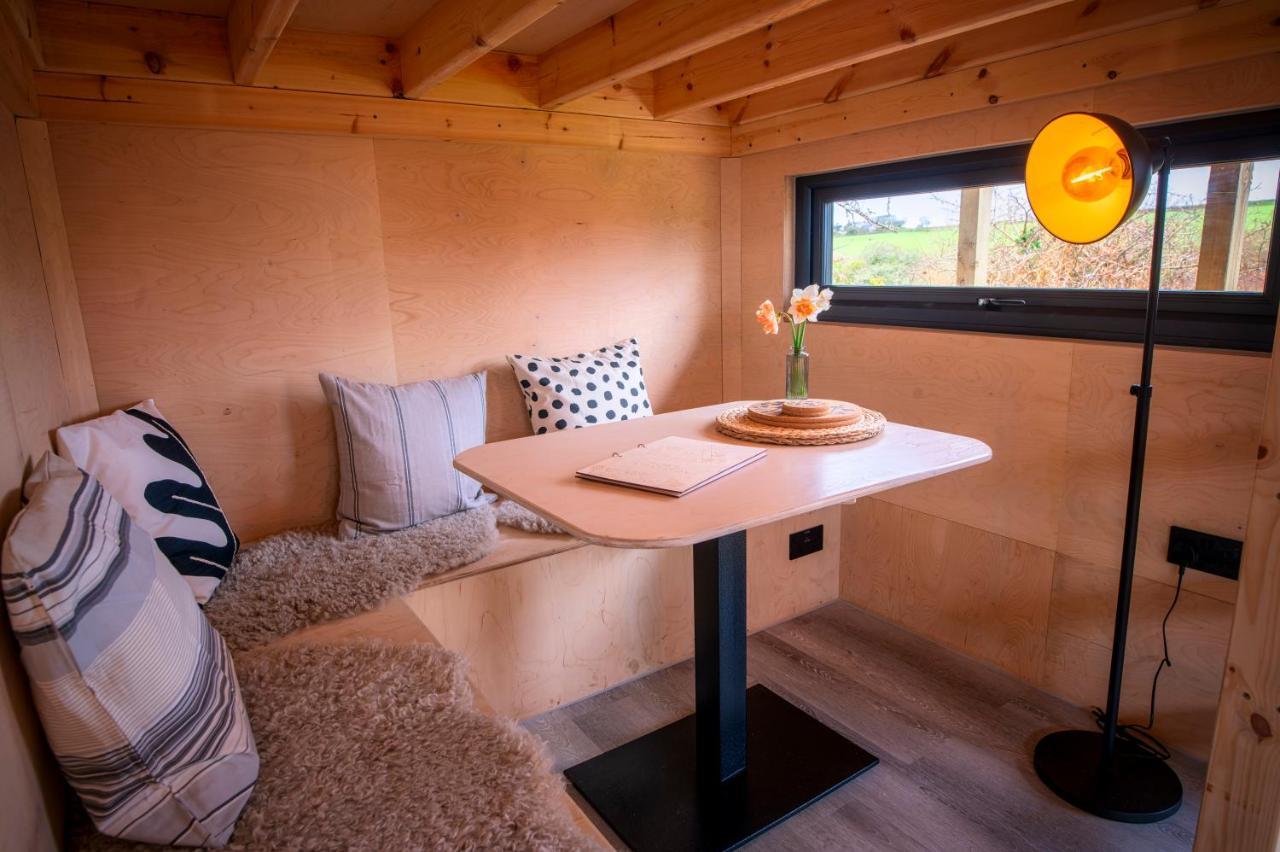 טרורו Luxury Glamping Cabin With Outdoor Bath On Cornish Flower Farm מראה חיצוני תמונה