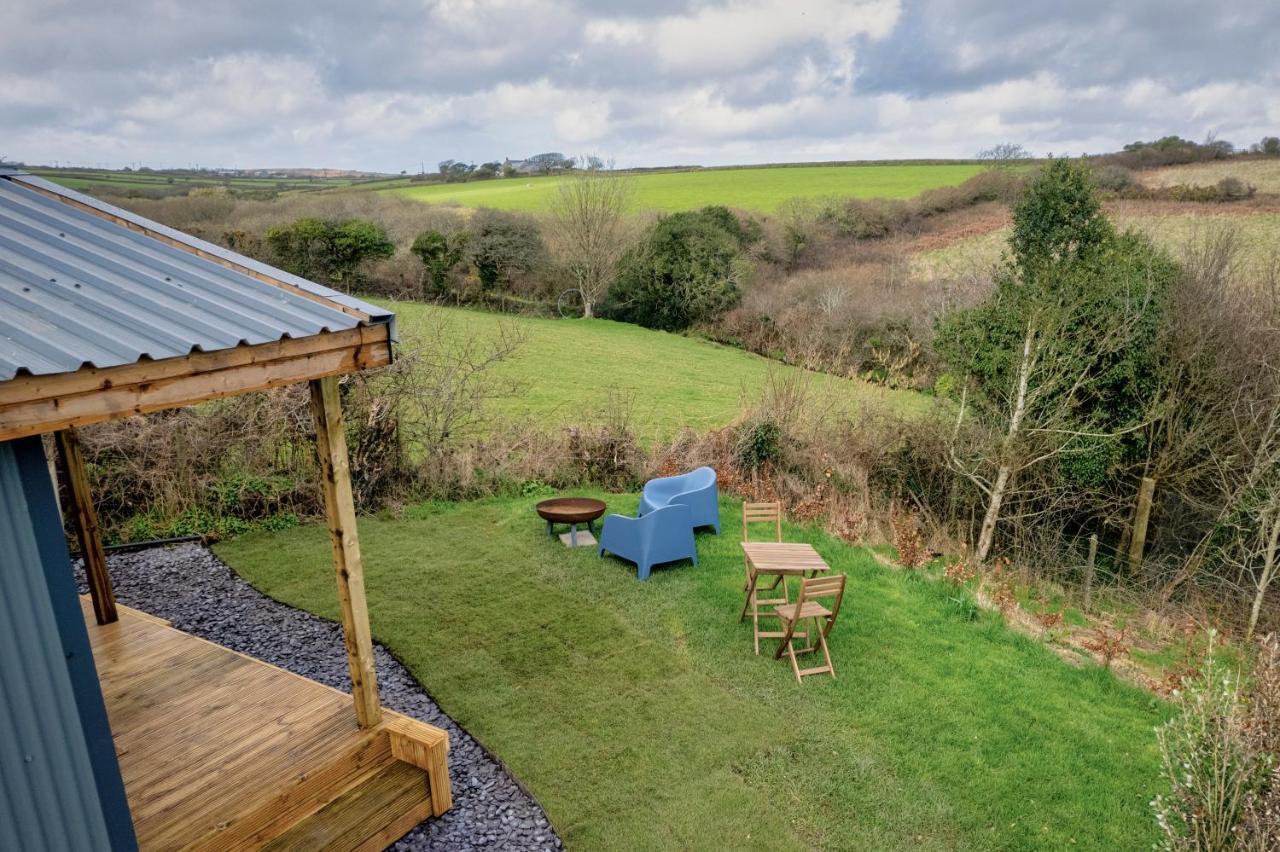 טרורו Luxury Glamping Cabin With Outdoor Bath On Cornish Flower Farm מראה חיצוני תמונה
