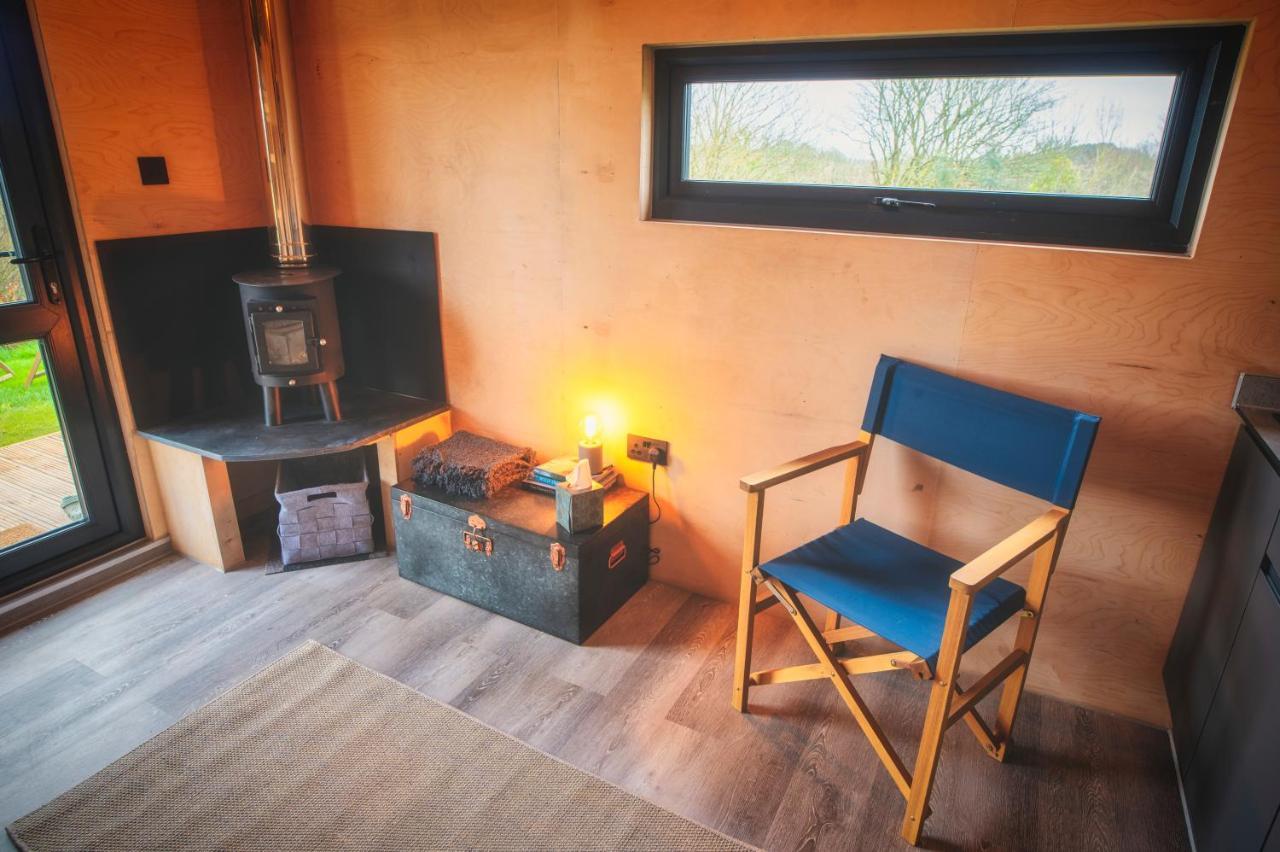 טרורו Luxury Glamping Cabin With Outdoor Bath On Cornish Flower Farm מראה חיצוני תמונה