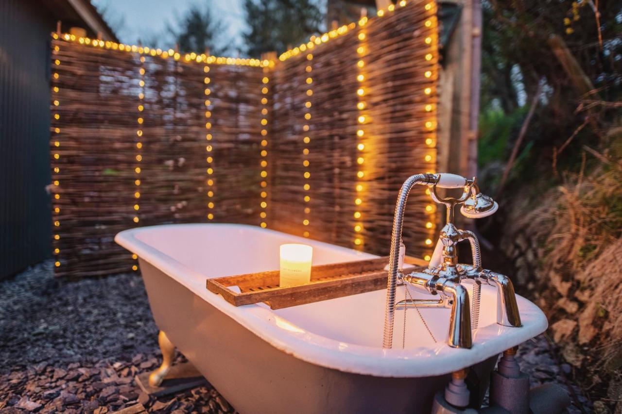 טרורו Luxury Glamping Cabin With Outdoor Bath On Cornish Flower Farm מראה חיצוני תמונה