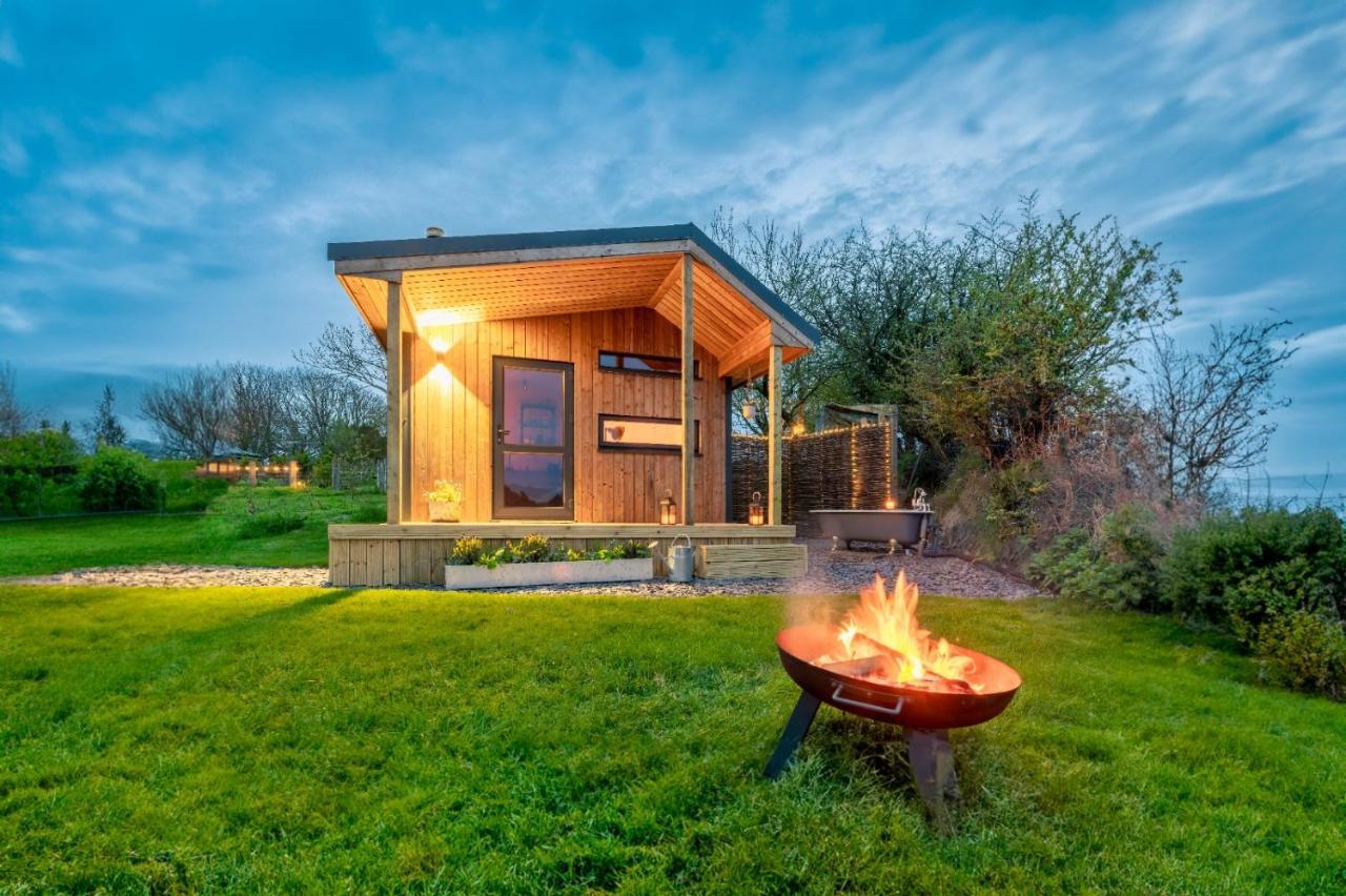 טרורו Luxury Glamping Cabin With Outdoor Bath On Cornish Flower Farm מראה חיצוני תמונה